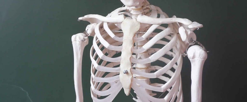 La osteoporosis también ‘quiebra’ en los hombres